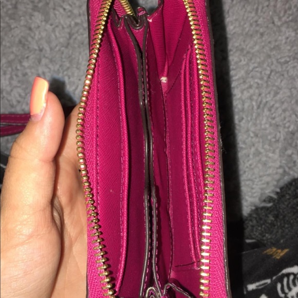 SOLD❌💕Michael Kors Wallet/ Wristlet - Picture 3 of 7